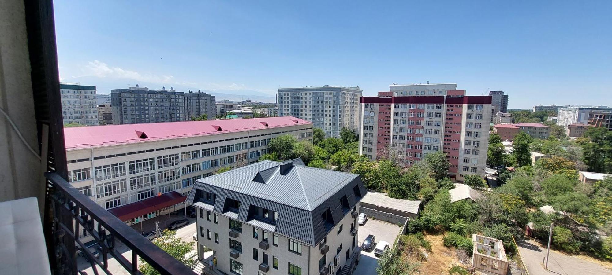 בישקק White Apartment With Panoramic View In The Center מראה חיצוני תמונה